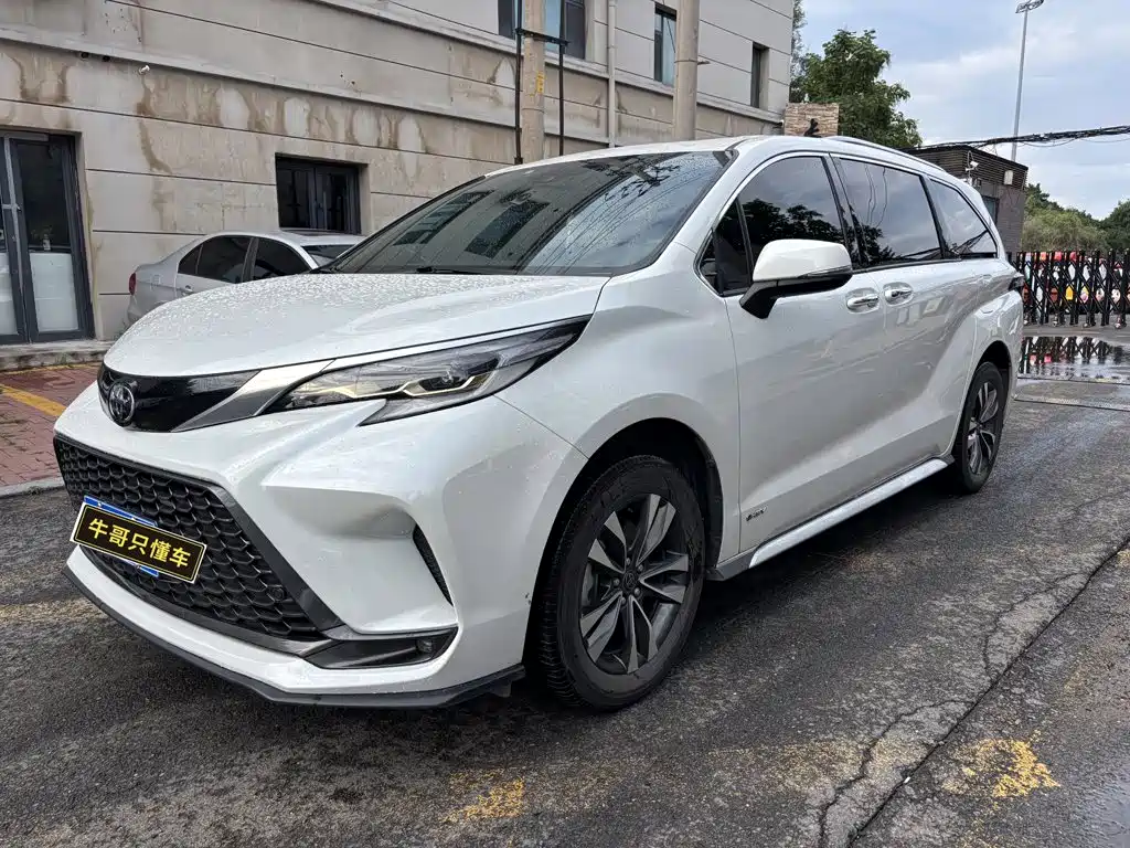 Toyota Granvia 2024
