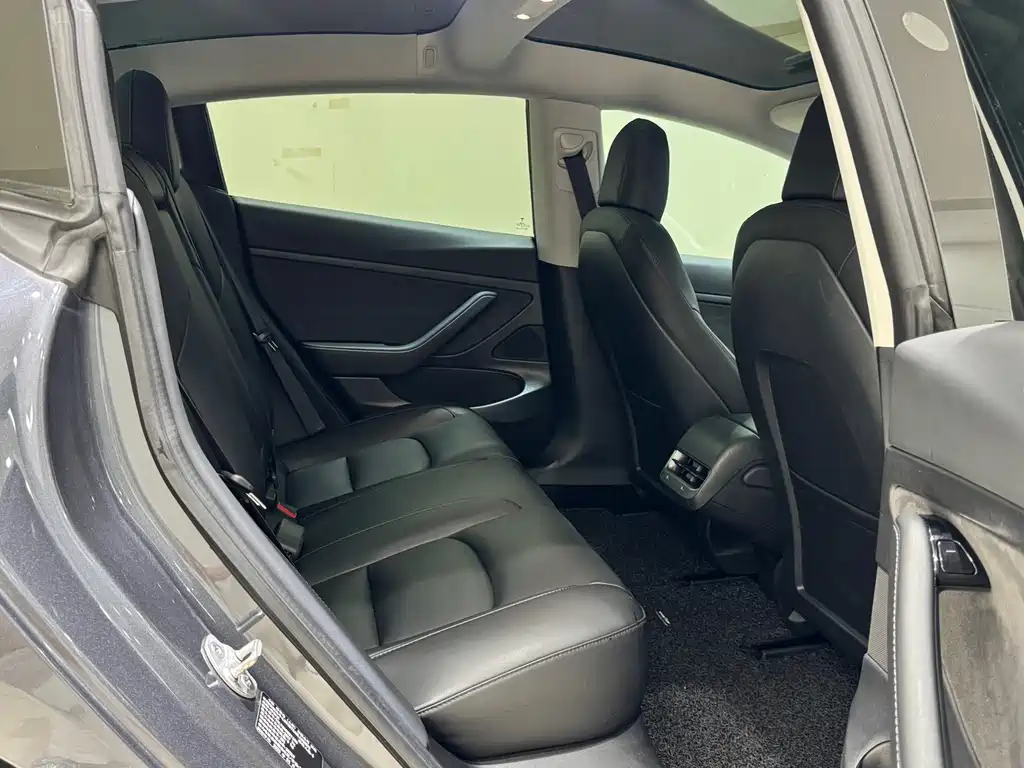 Tesla Model 3 2020 — фото 10