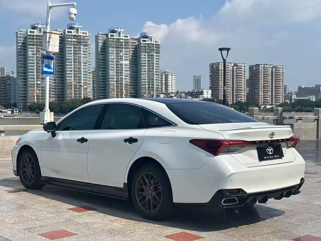 Toyota Avalon 2019 — фото 6