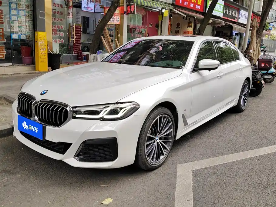 BMW 5 Series 2023 — фото 1