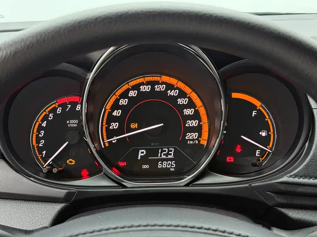 Toyota Yaris L 2022 — фото 17