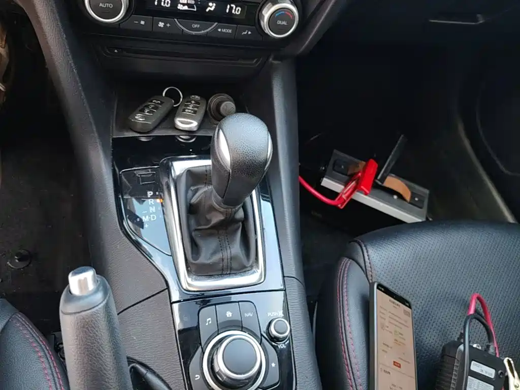 Mazda 3 Axela 2016 — фото 14