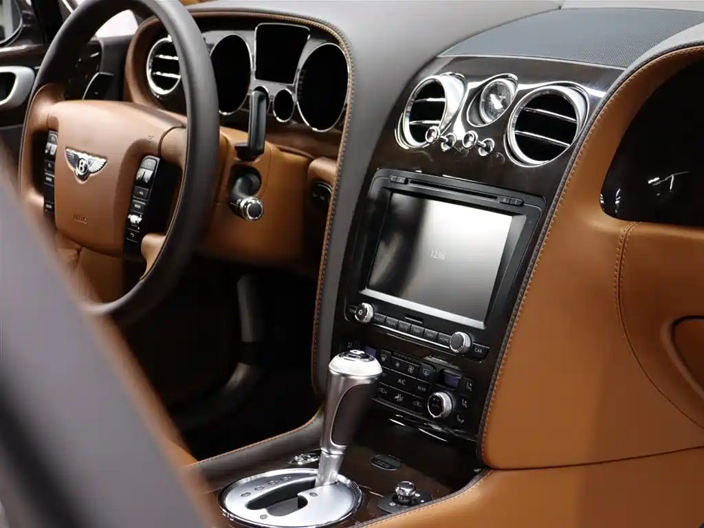 Bentley Flying Spur 2012 — фото 15