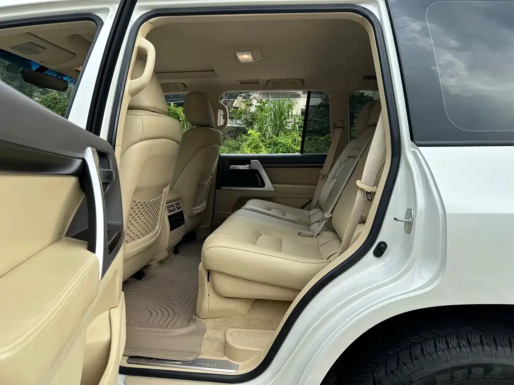 Toyota Land Cruiser 2018 — фото 11