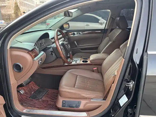 Volkswagen Phaeton 2012