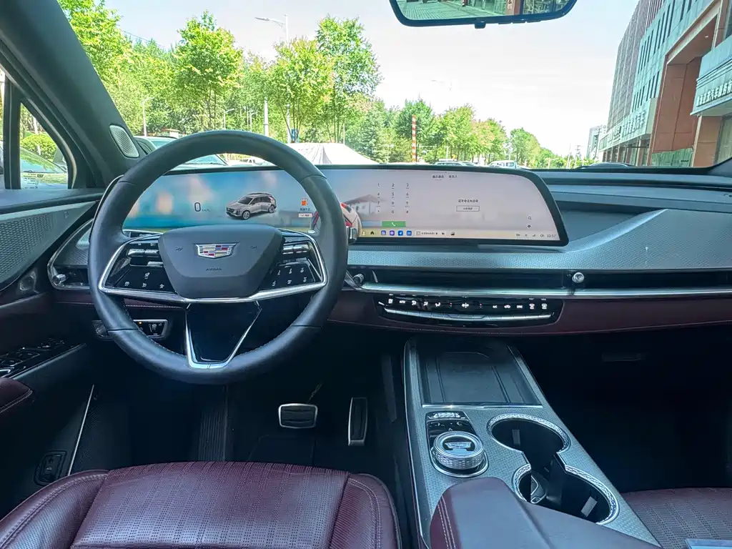 Cadillac XT5 2024 — фото 13