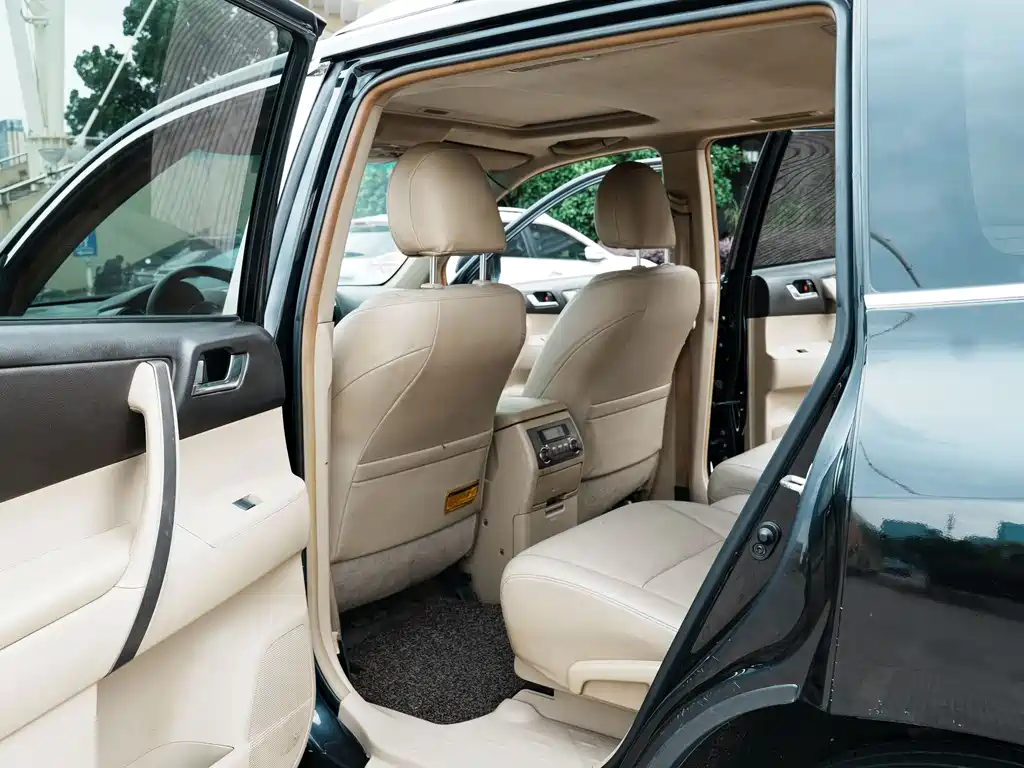 Toyota Highlander 2011 — фото 11