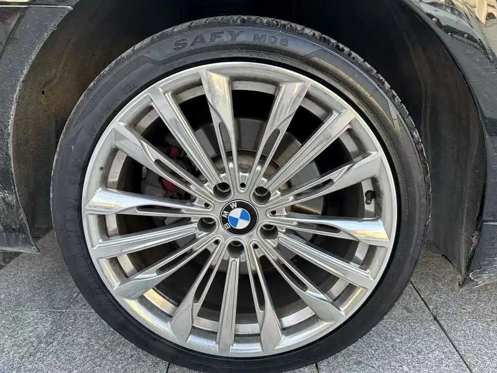 BMW 7 Series 2011 — фото 22