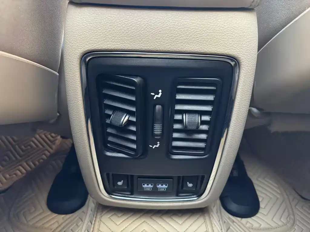 Jeep Grand Cherokee 2022 — фото 17