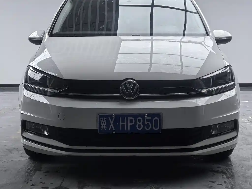 Volkswagen Touran 2019 — фото 5