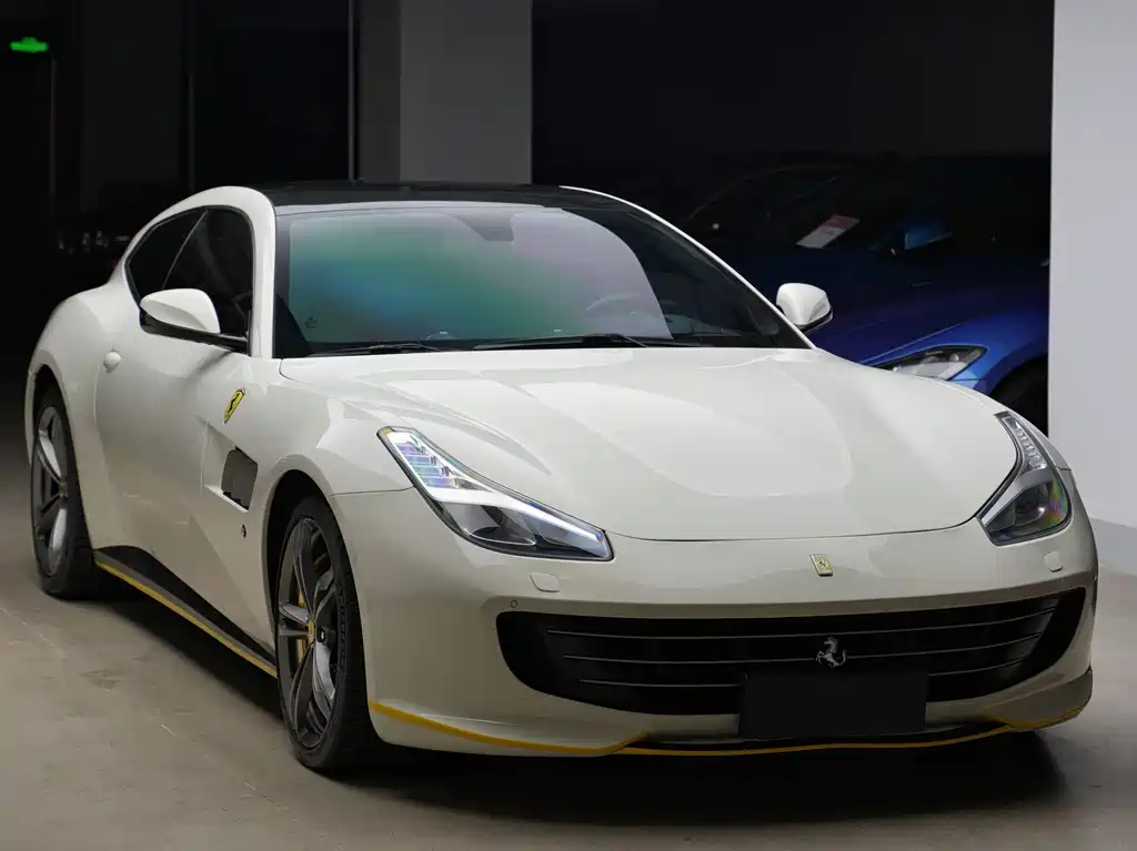 Ferrari GTC4Lusso 2017 — фото 3
