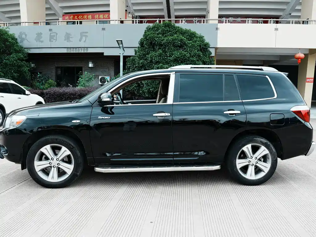 Toyota Highlander 2011 — фото 3