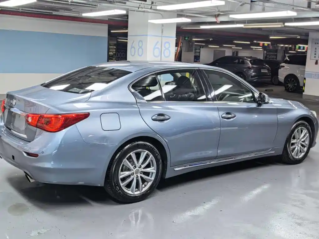 Infiniti Q50L 2016 — фото 8
