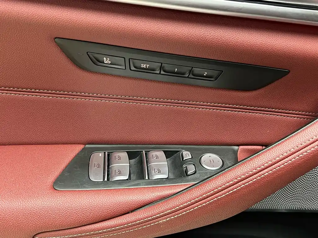 BMW 5 Series 2022 — фото 22