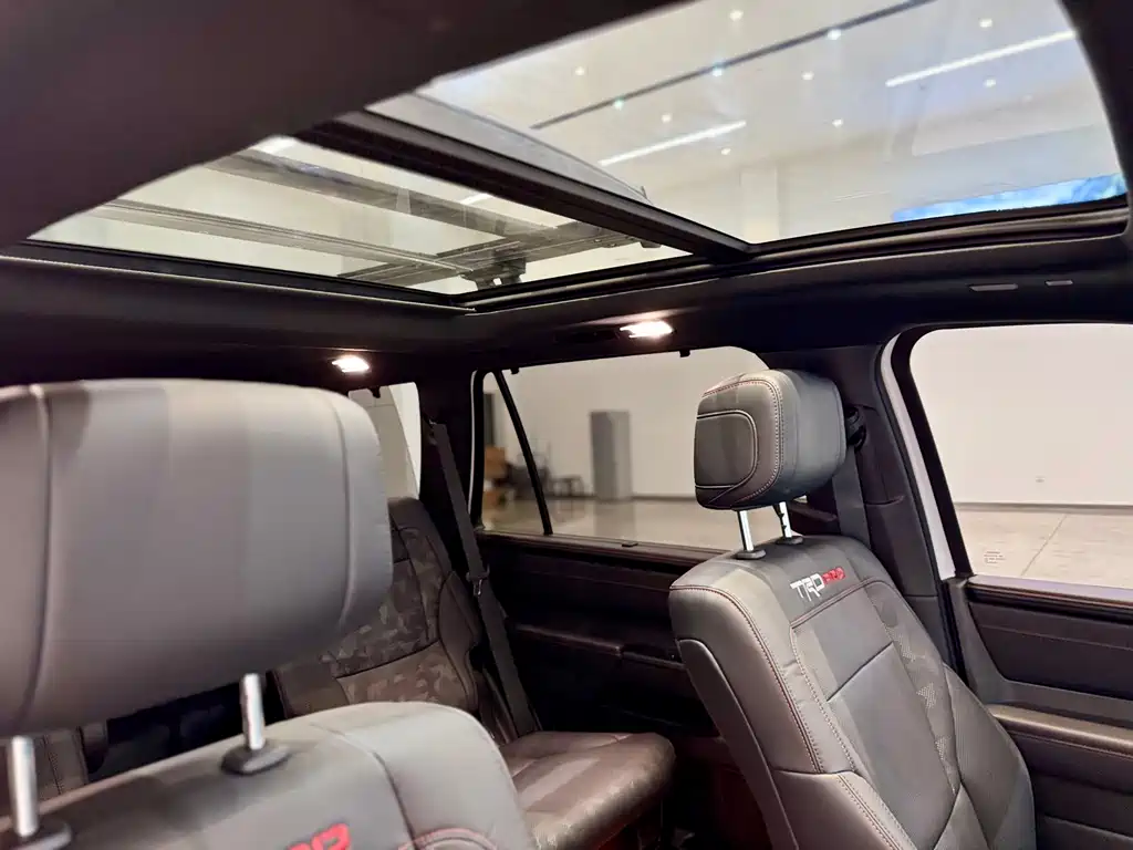 Toyota Sequoia 2025 — фото 12