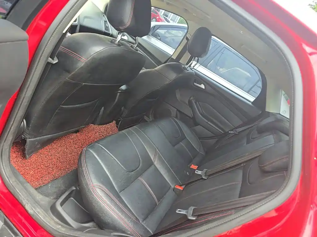 Ford Focus 2015 — фото 17