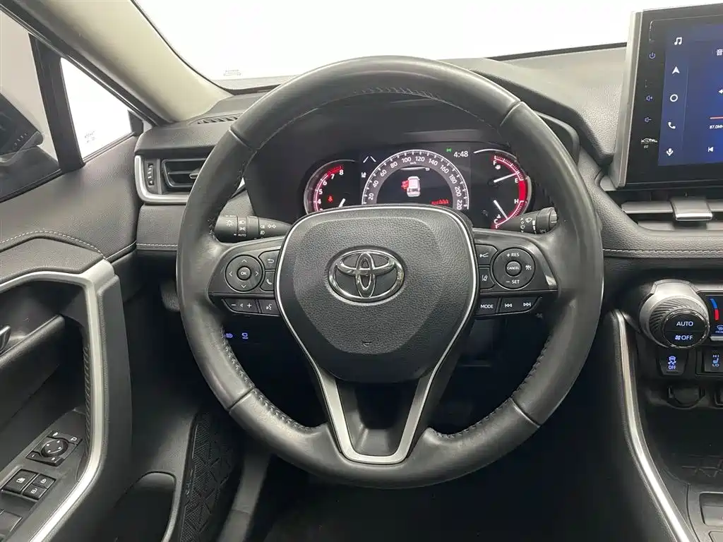 Toyota RAV4 2021 — фото 13