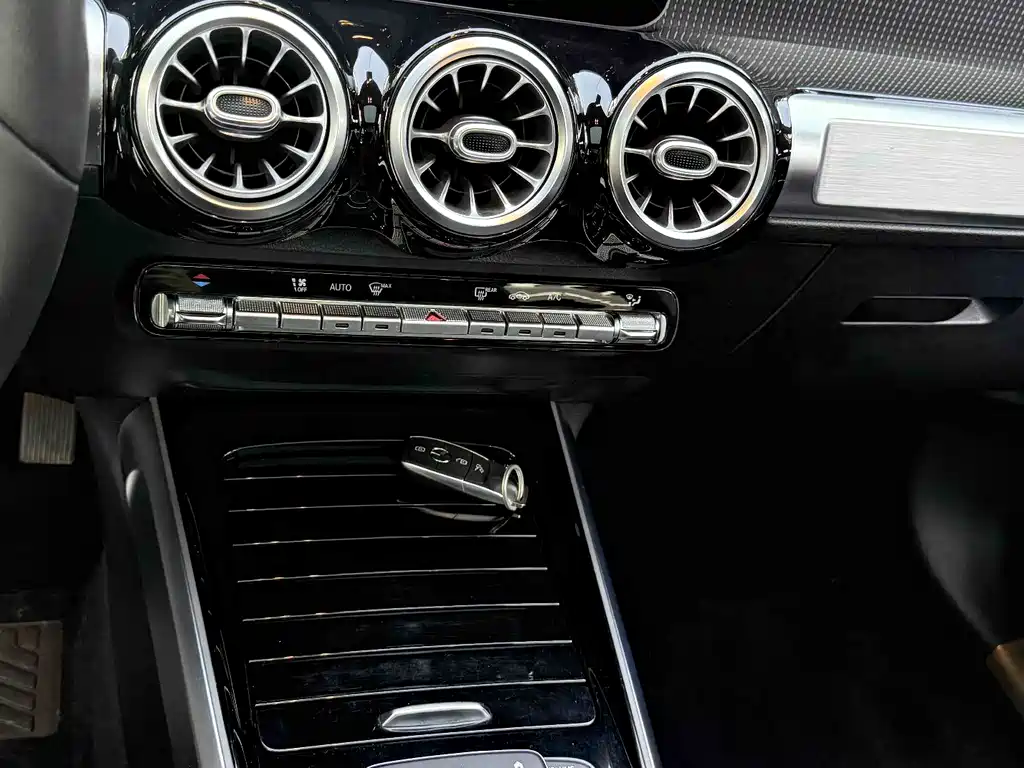 Mercedes-Benz GLB 2020 — фото 15