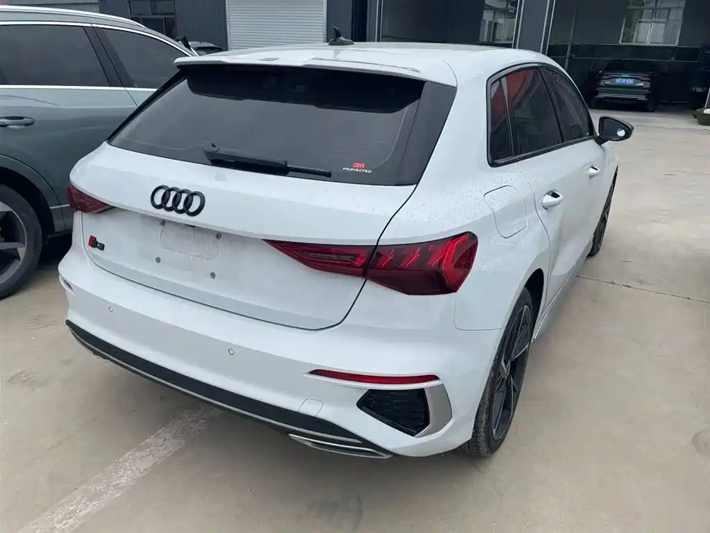 Audi A3 2023 — фото 10