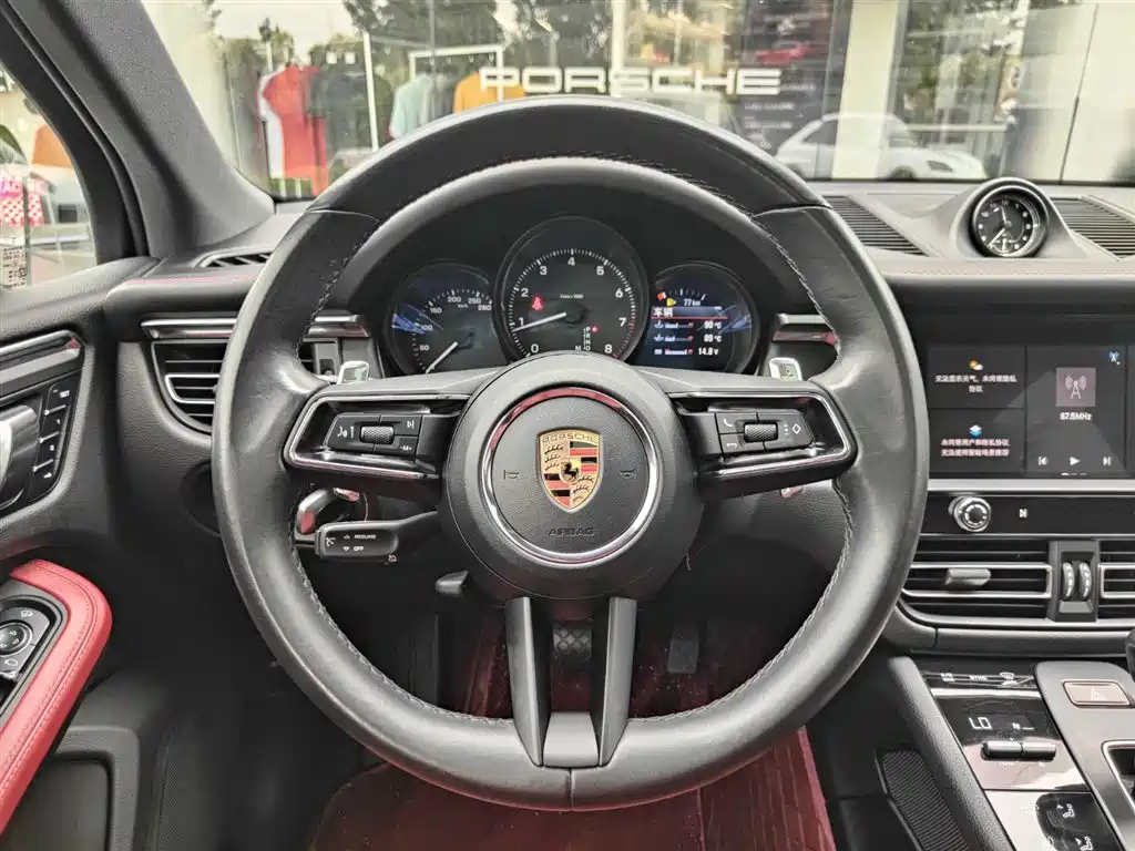 Porsche Macan 2024 — фото 11