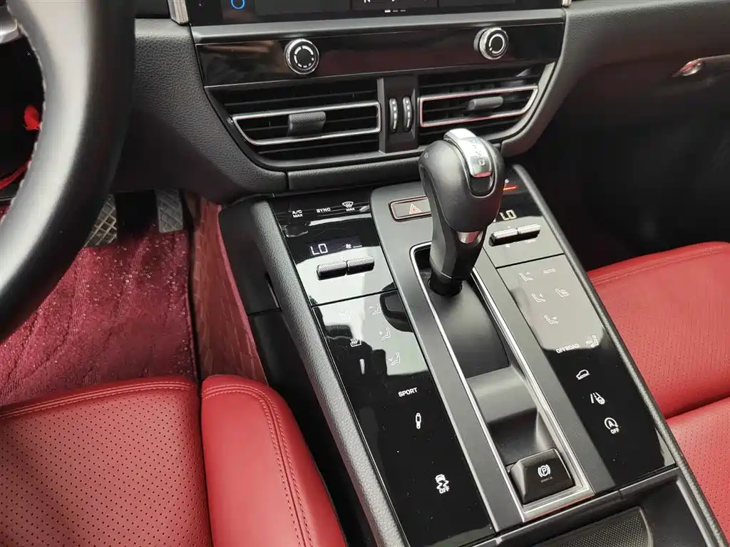 Porsche Macan 2024 — фото 10