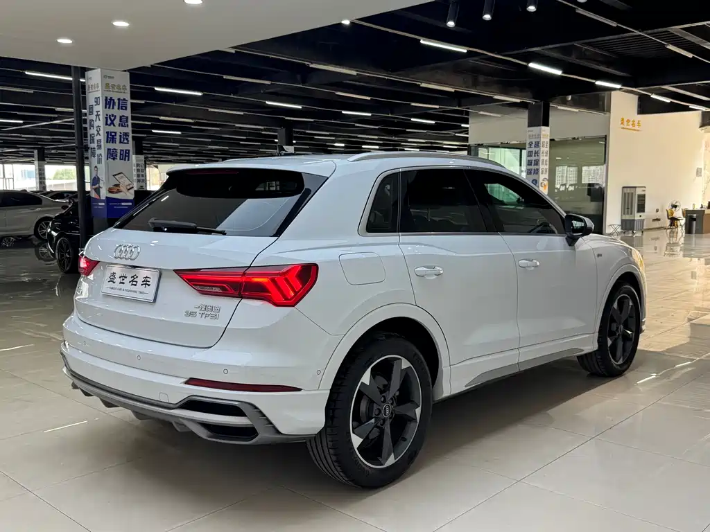 Audi Q3 2022 — фото 10