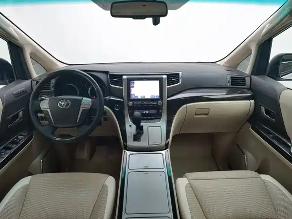 Toyota Alphard 2015