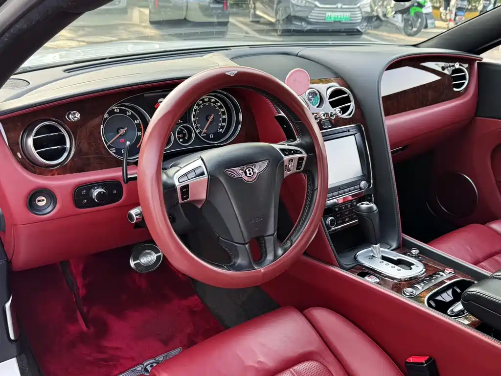 Bentley Continental 2013 — фото 8