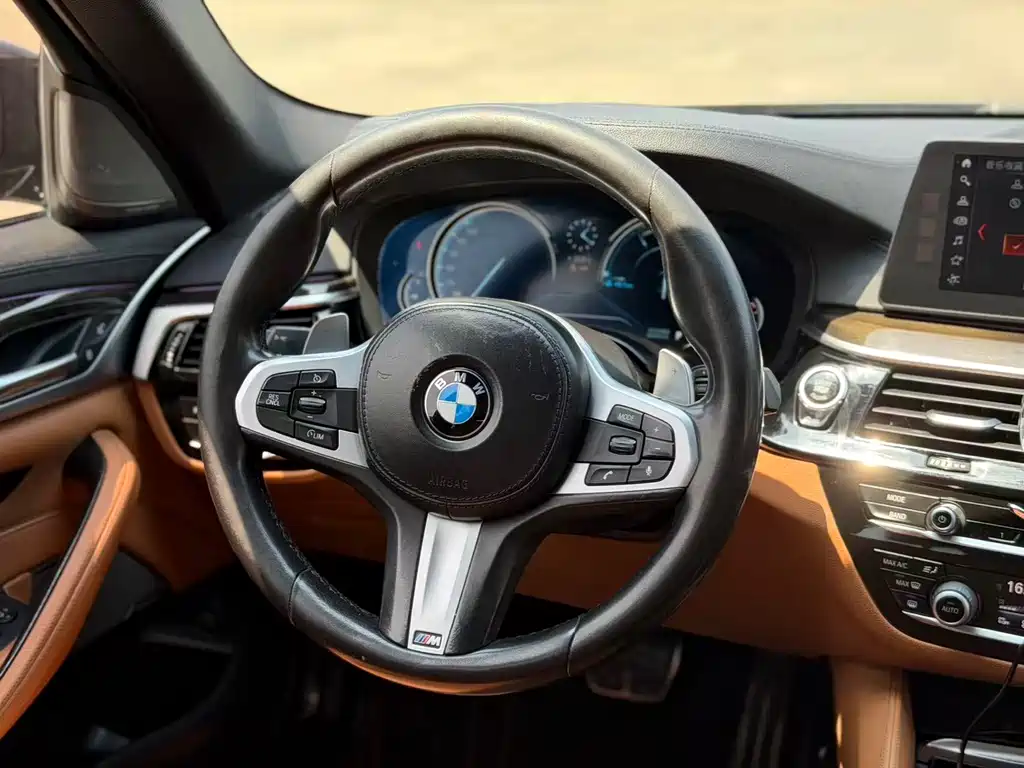 BMW 5 Series 2017 — фото 4