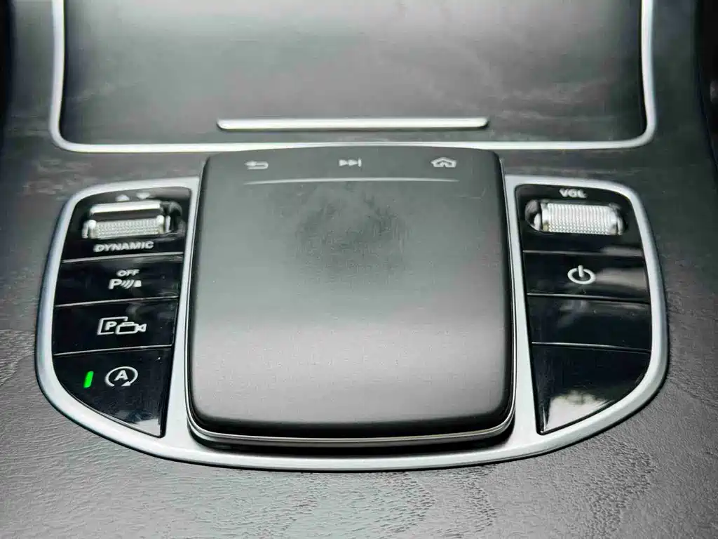 Mercedes-Benz C-Class 2019 — фото 18