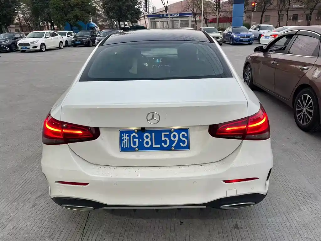 Mercedes-Benz A-Class 2019 — фото 4