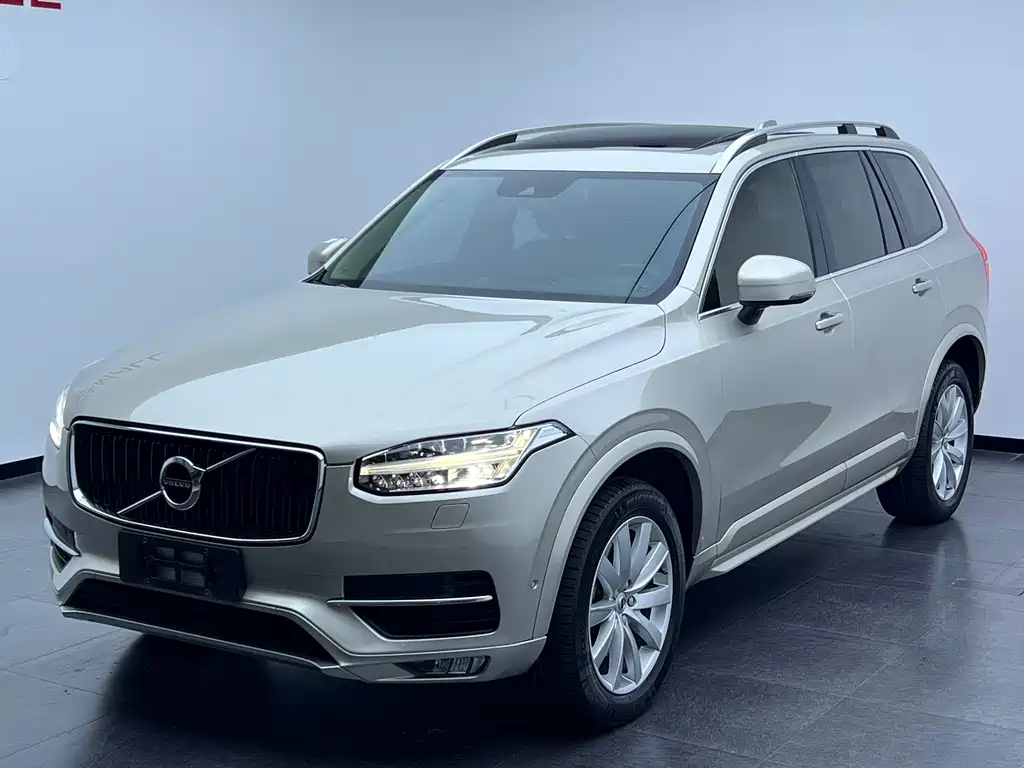 Volvo XC90 2016 — фото 1