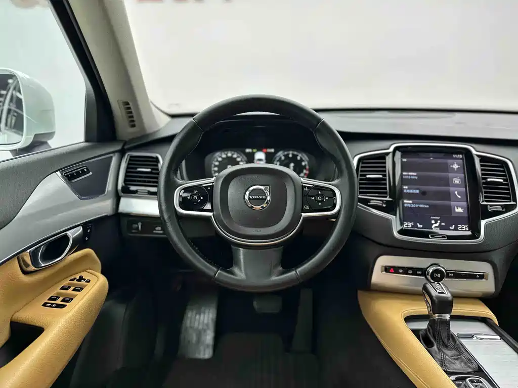 Volvo XC90 2016 — фото 11