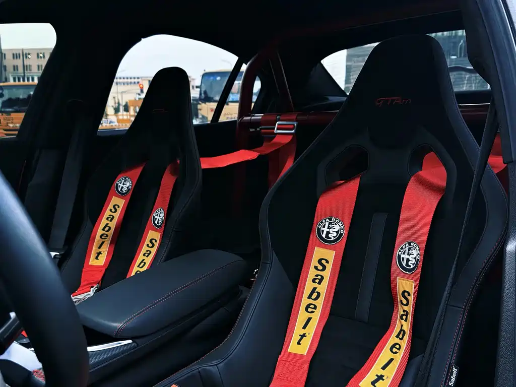 Alfa Romeo Giulia 2023 — фото 15