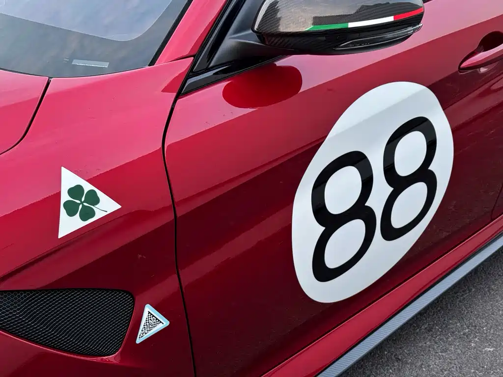 Alfa Romeo Giulia 2023 — фото 26