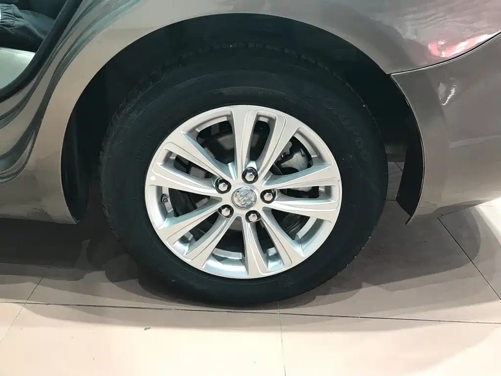 Buick Excelle 2018 — фото 10