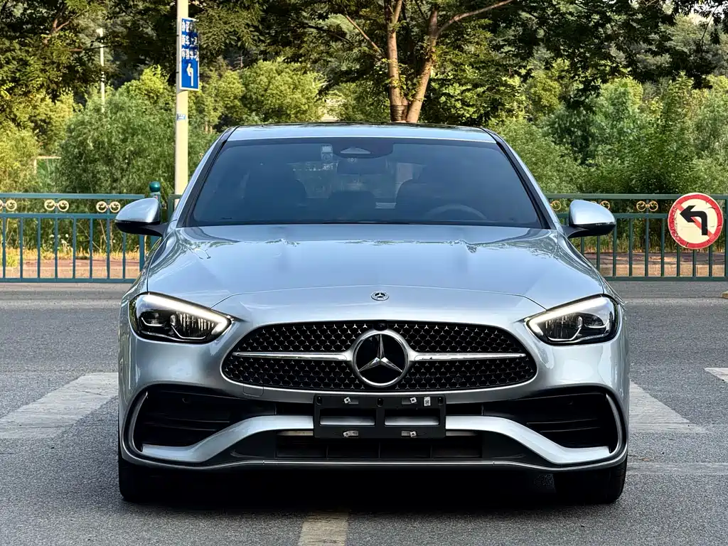 Mercedes-Benz C-Class 2024 — фото 1
