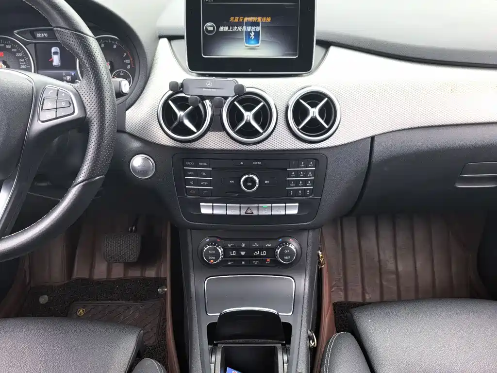 Mercedes-Benz B-Class 2016 — фото 12