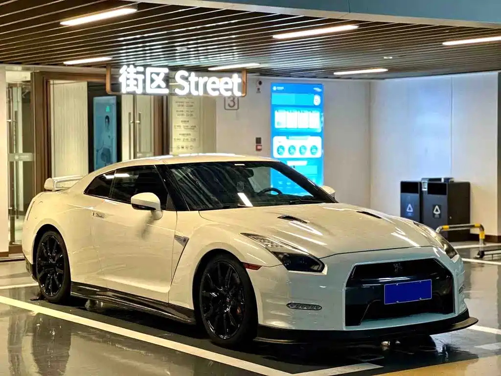 Nissan GT-R 2011