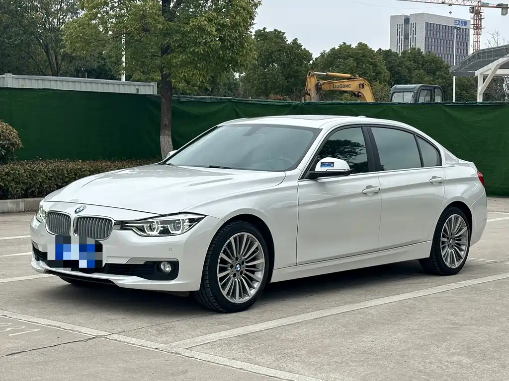 BMW 3 Series 2019 — фото 1