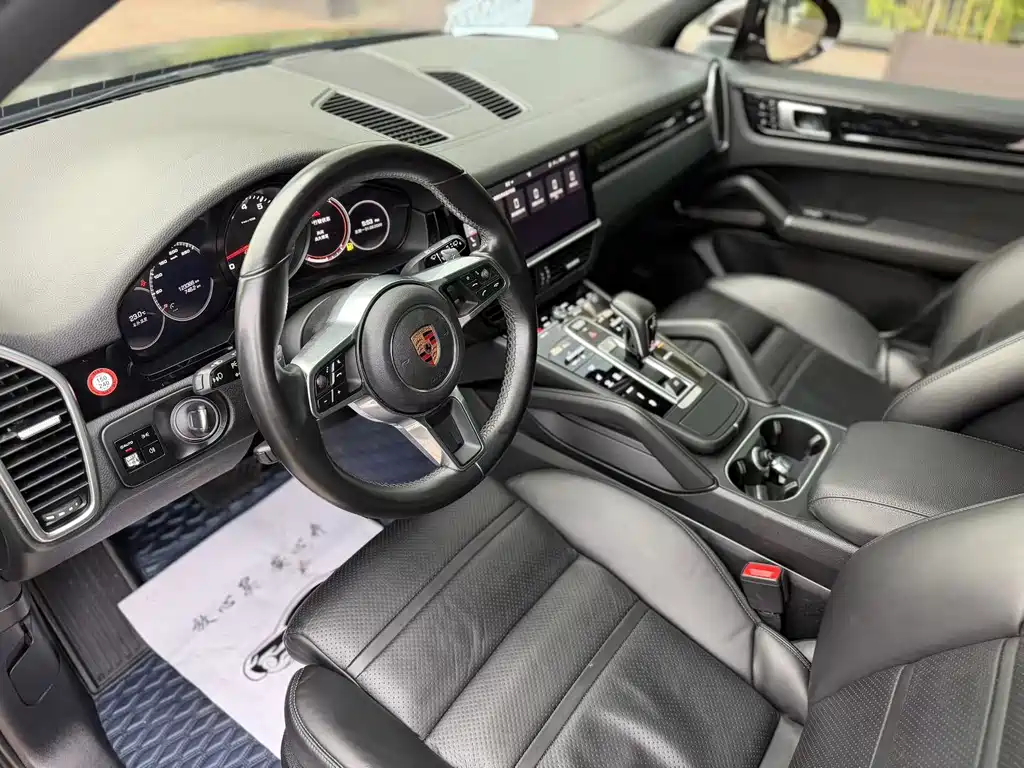Porsche Cayenne 2018 — фото 2