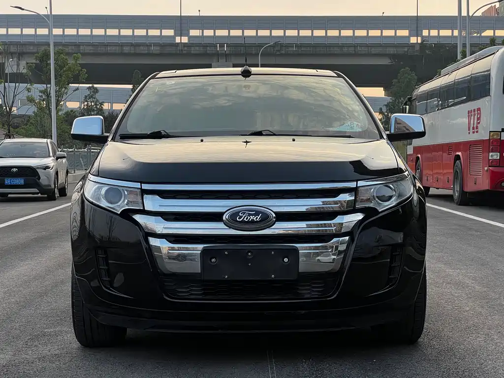 Ford Edge 2011 — фото 2