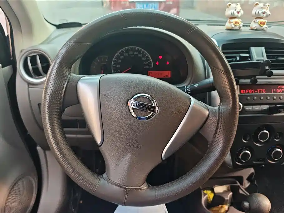 Nissan Sunny 2019 — фото 15