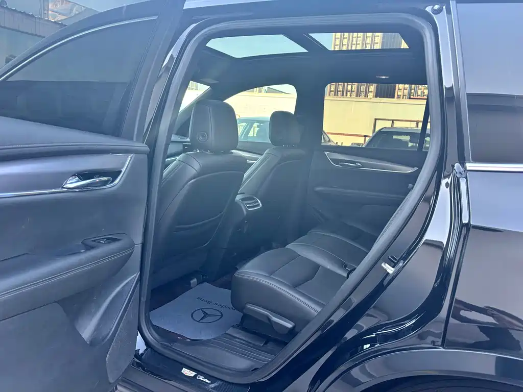 Cadillac XT6 2020 — фото 11