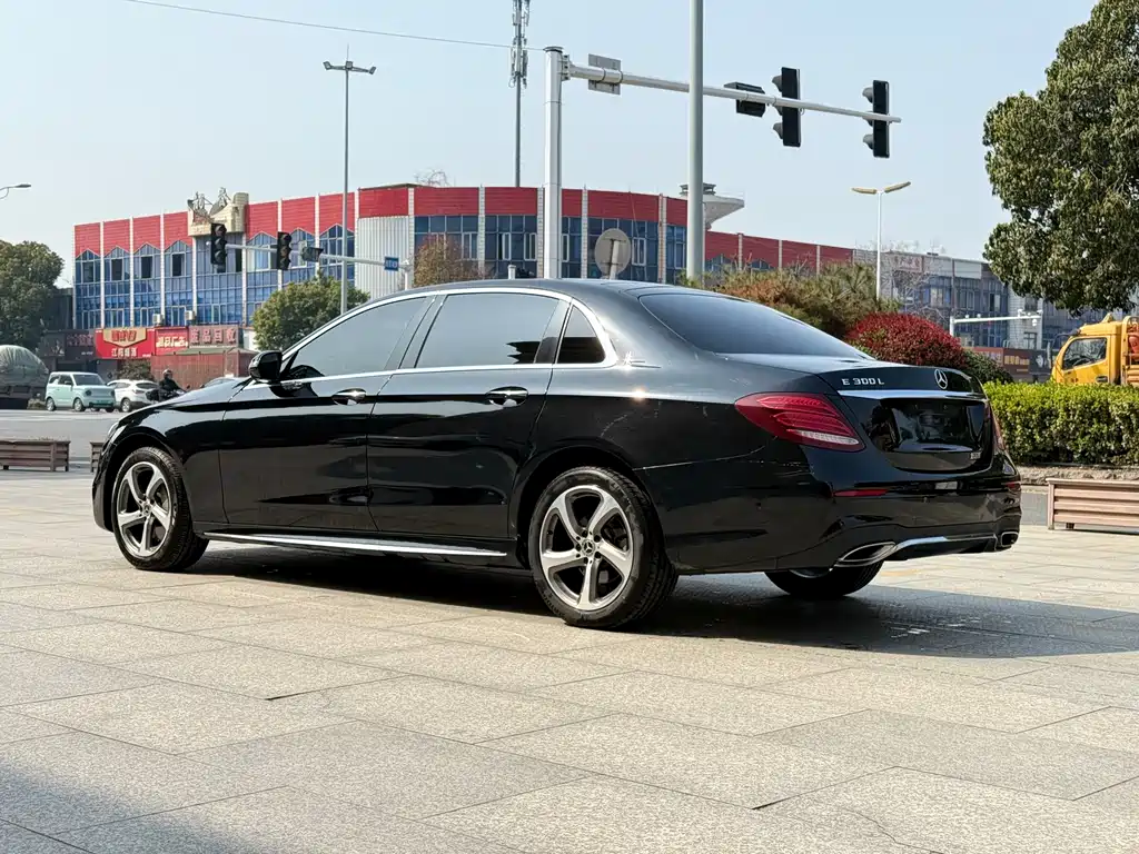 Mercedes-Benz E-Class 2019 — фото 6