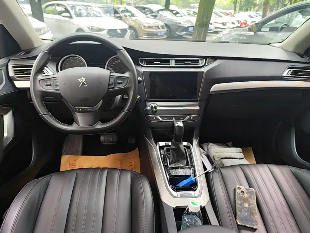 Peugeot 408 2021 — фото 10