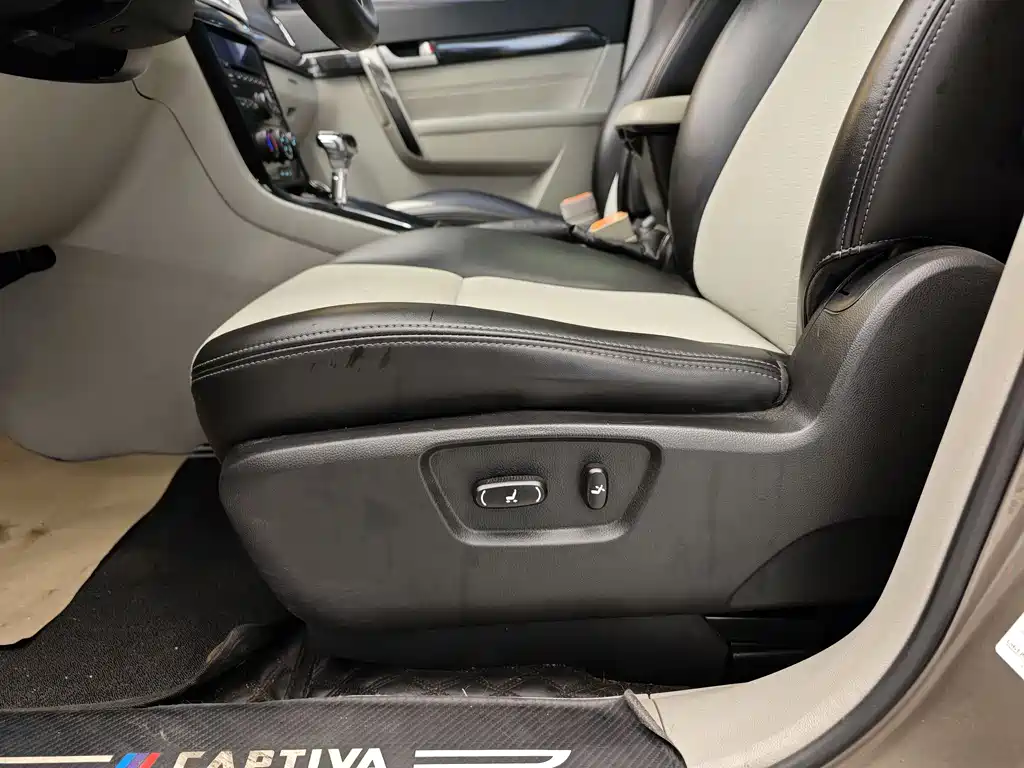 Chevrolet Captiva 2017 — фото 10