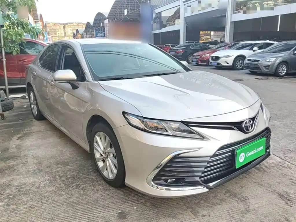 Toyota Camry 2022 — фото 4