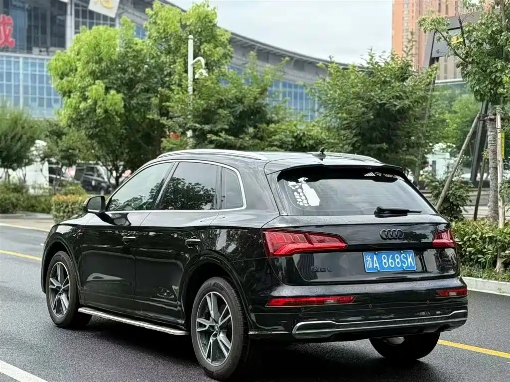 Audi Q5L 2021 — фото 5