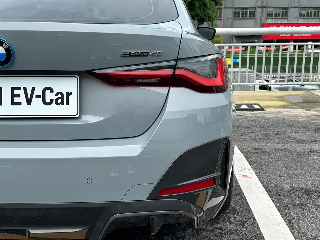 BMW i4 2024 — фото 17